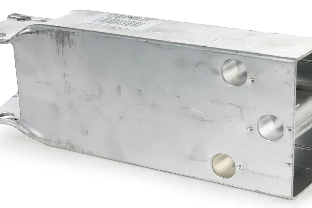 FRONT REINFORCEMENT BRACKET